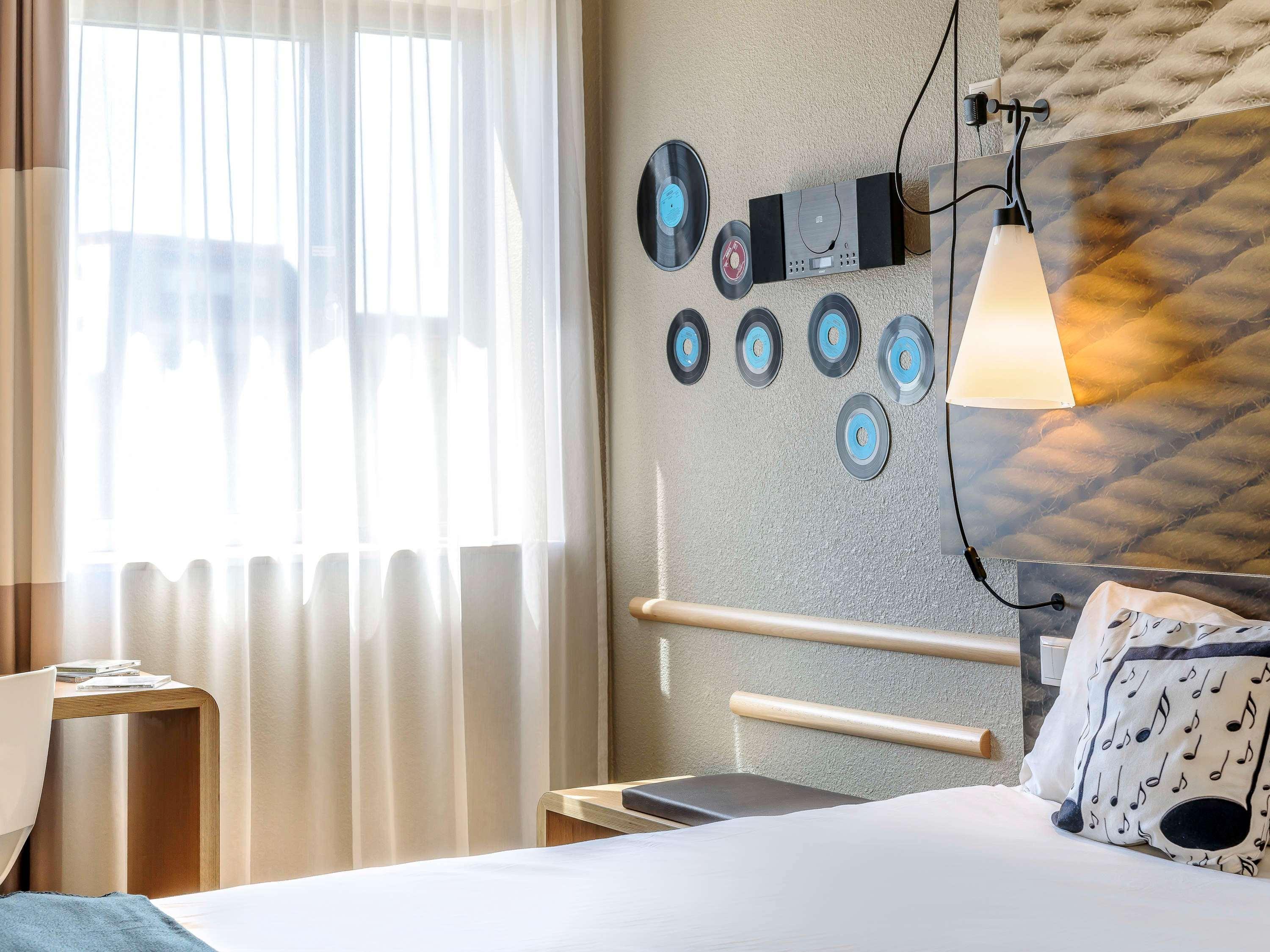 Hotel Ibis Berlin Mitte Esterno foto