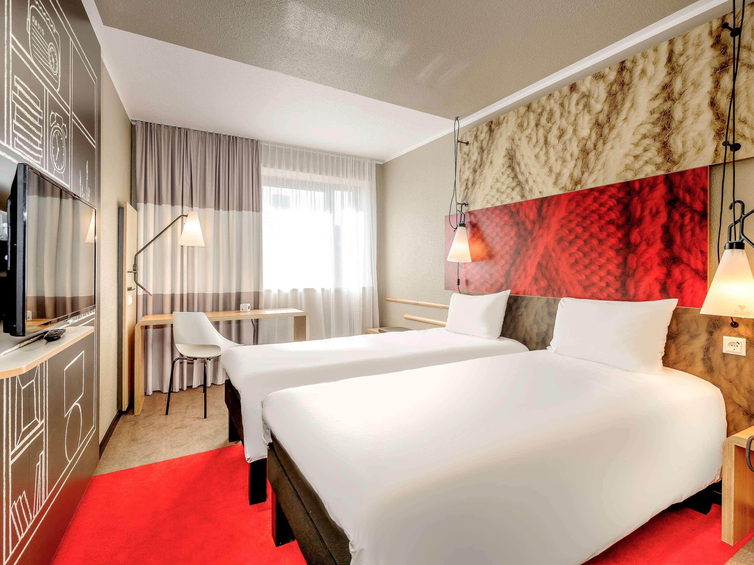 Hotel Ibis Berlin Mitte Esterno foto