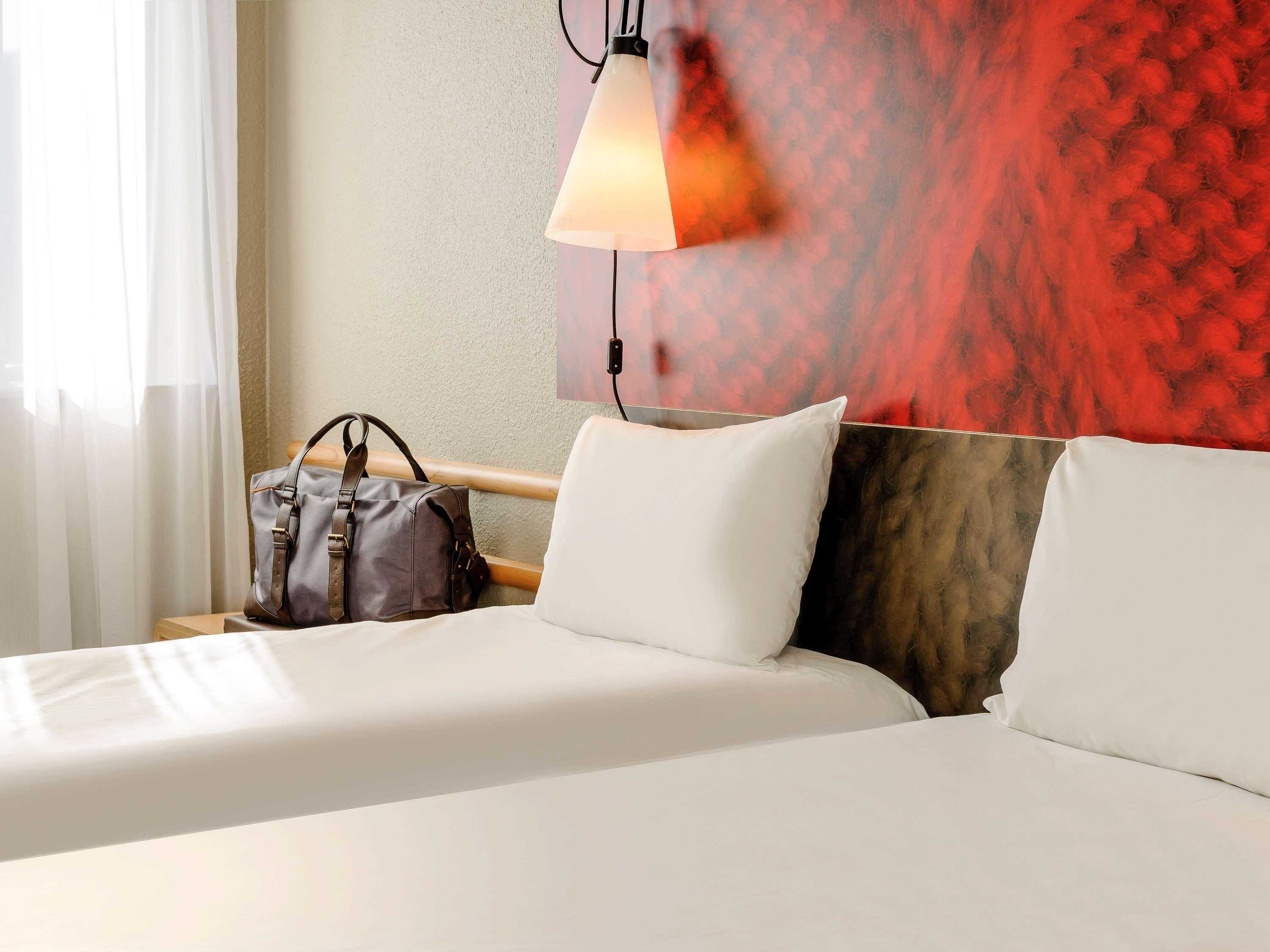 Hotel Ibis Berlin Mitte Esterno foto