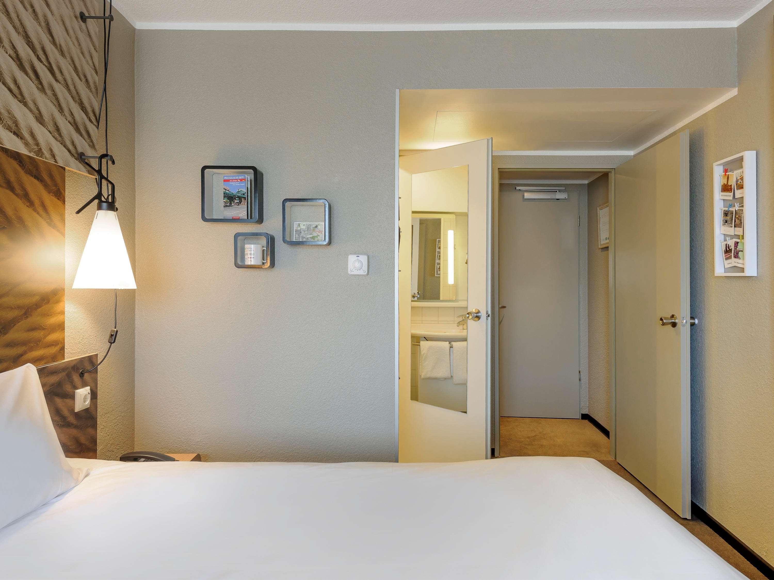 Hotel Ibis Berlin Mitte Esterno foto