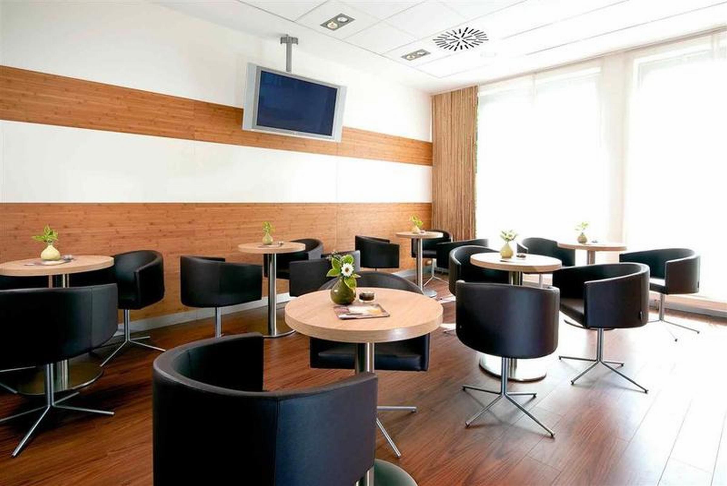 Hotel Ibis Berlin Mitte Esterno foto