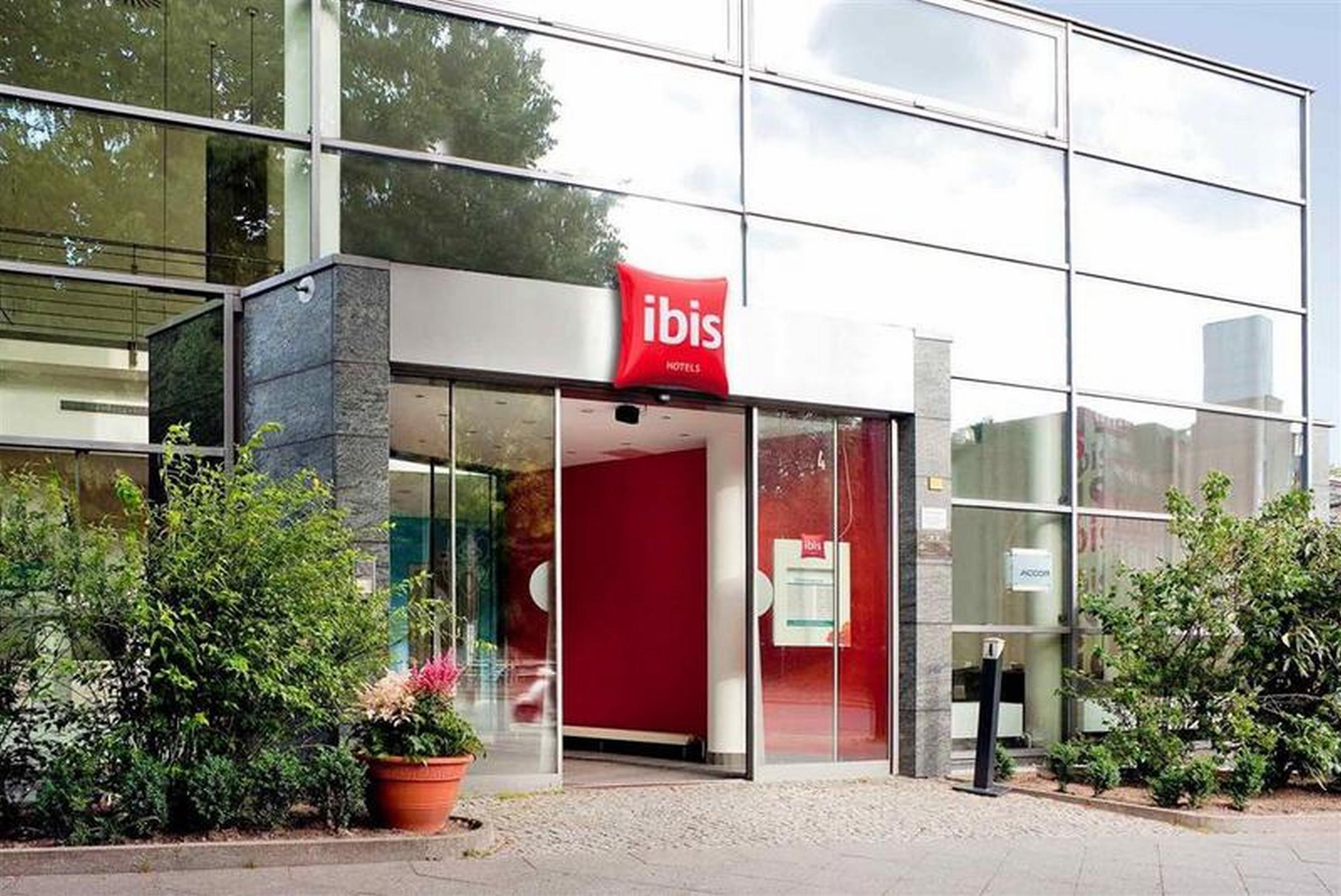 Hotel Ibis Berlin Mitte Esterno foto
