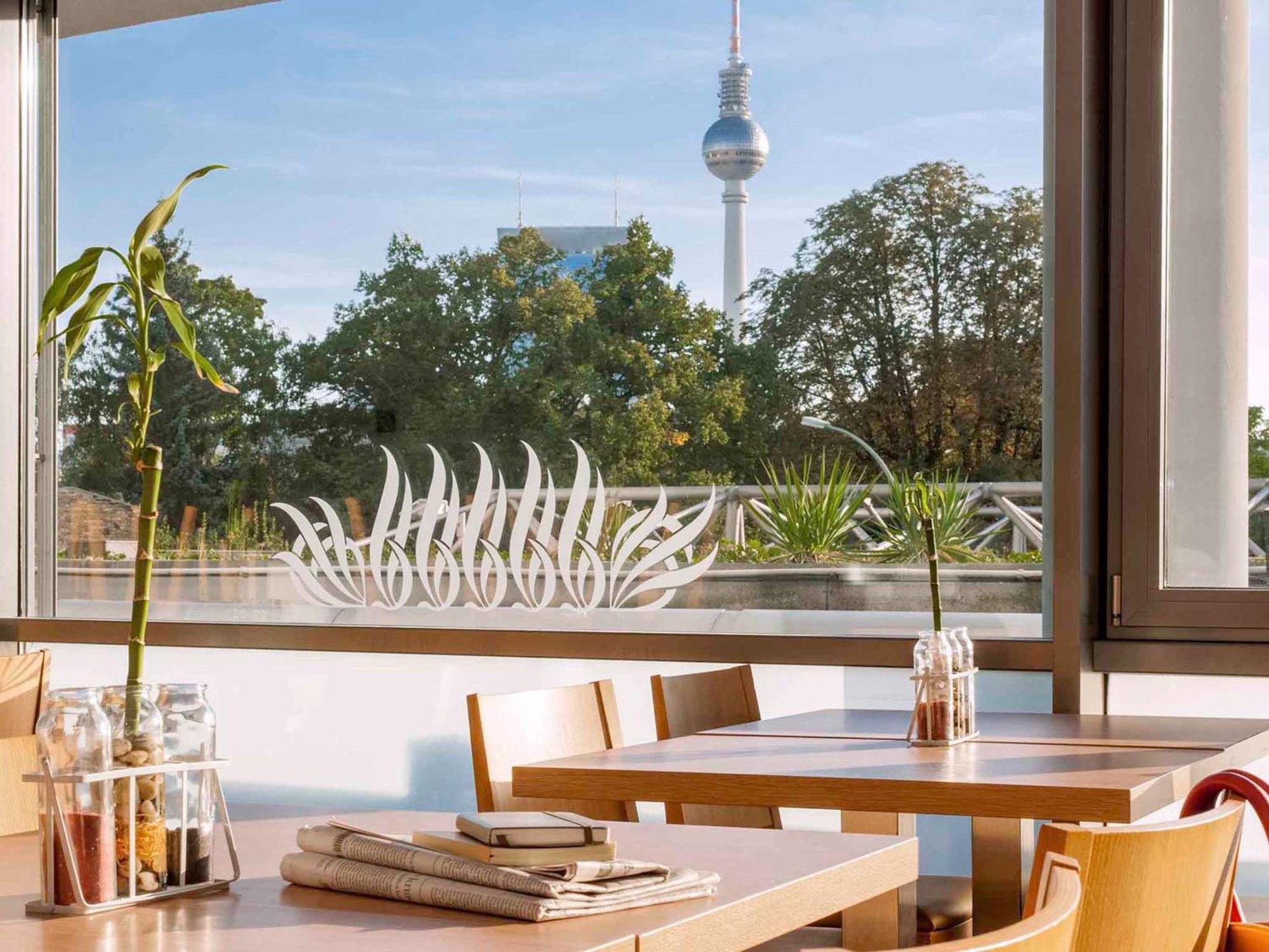 Hotel Ibis Berlin Mitte Esterno foto