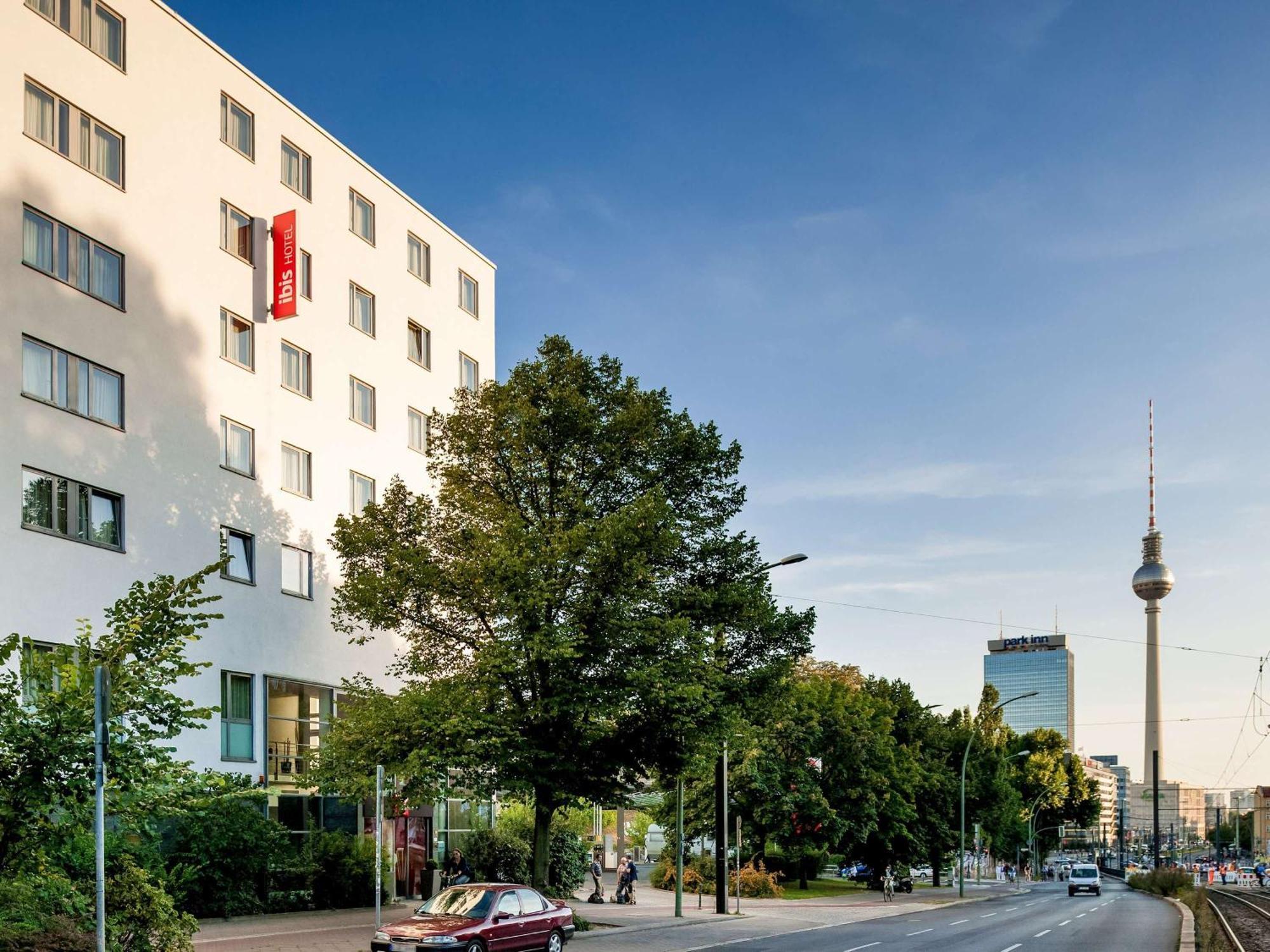 Hotel Ibis Berlin Mitte Esterno foto