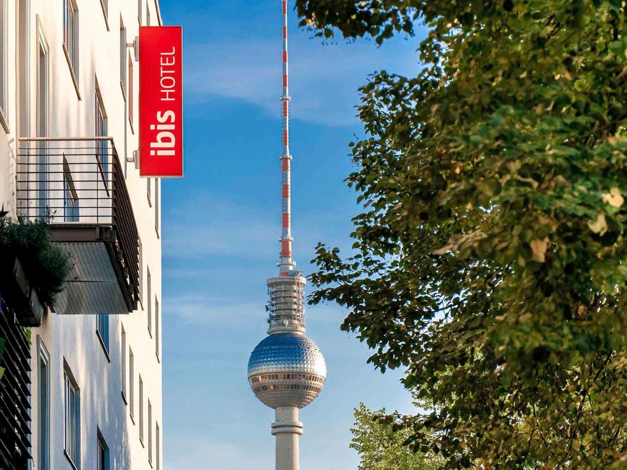 Hotel Ibis Berlin Mitte Esterno foto