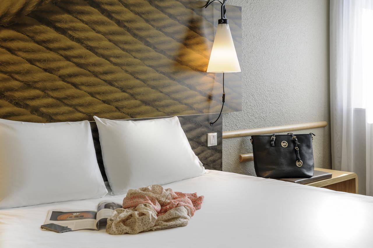 Hotel Ibis Berlin Mitte Esterno foto