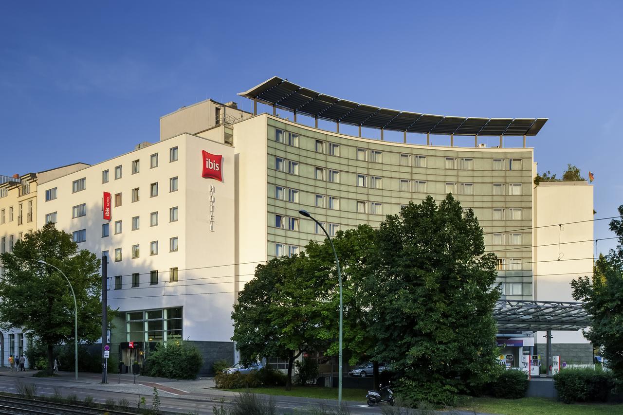Hotel Ibis Berlin Mitte Esterno foto