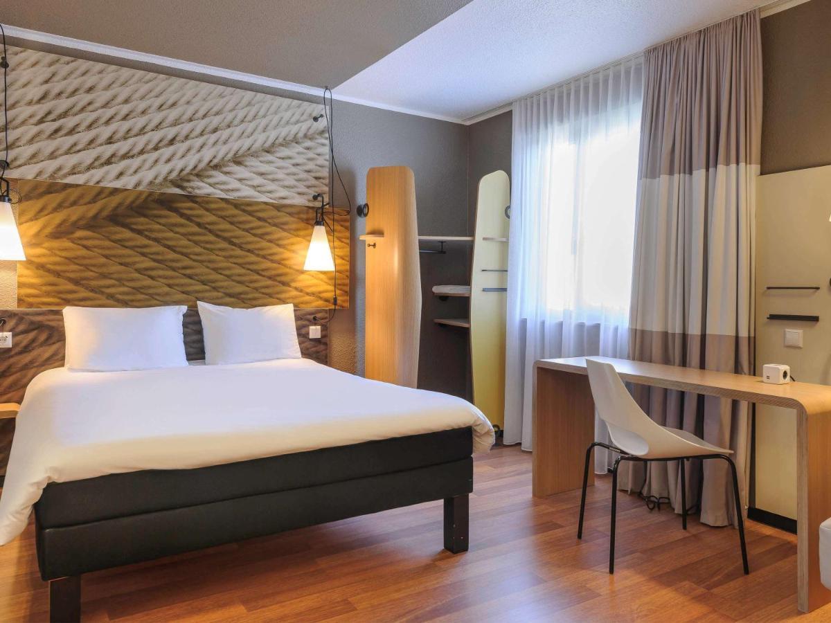 Hotel Ibis Berlin Mitte Esterno foto